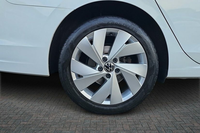 Volkswagen Golf 1.5 Tsi Style Estate 150 Ps DF22BZL White #5