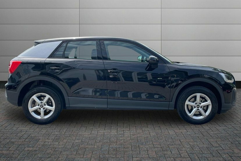 Audi Q2 1.0 Tfsi 30 Technik Suv 110 Ps Black #3
