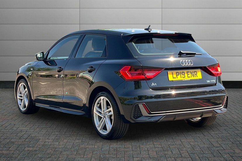 Audi A1 1.5 Tfsi 35 S Line Sportback S Tronic Black #3