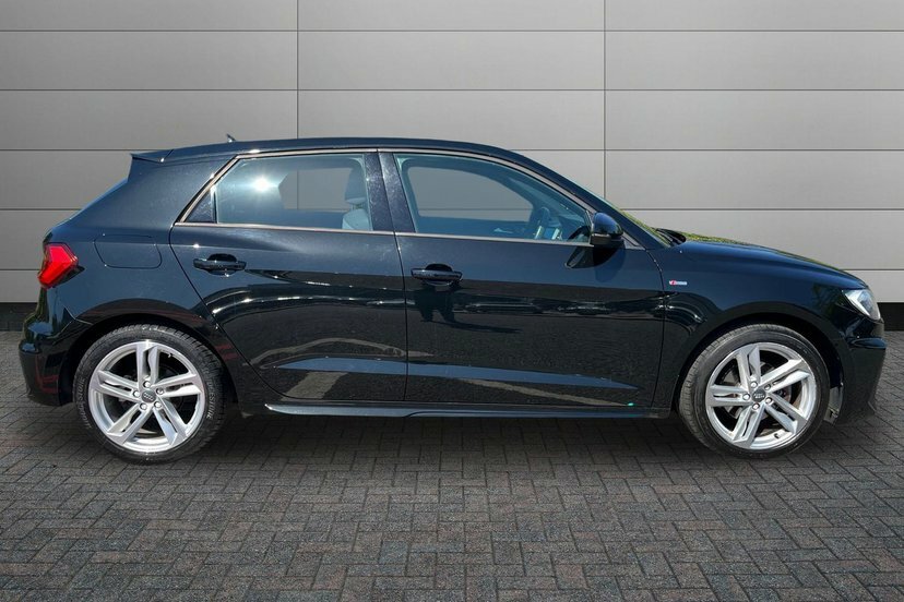 Audi A1 1.5 Tfsi 35 S Line Sportback S Tronic Black #4