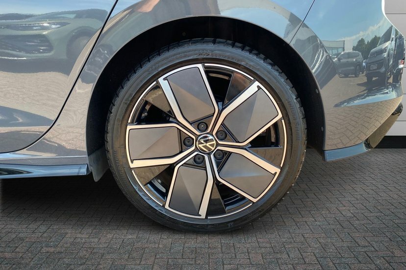Volkswagen Golf 1.5 Tsi Black Edition Hatchback ML25ZFU Grey #5
