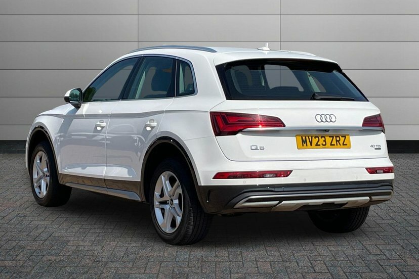 Audi Q5 2.0 Tdi 40 Sport Suv S Tronic Quattro MV23ZRZ White #3