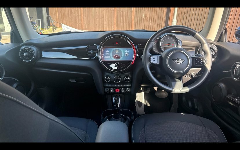 Mini Hatch 3-Door Hatch Cooper Classic EA72YNO White #4