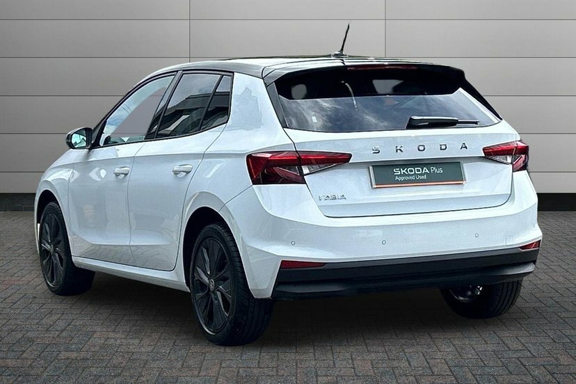 Skoda Fabia 1.0 Tsi Design Edition Hatchback EX26AKP White #3