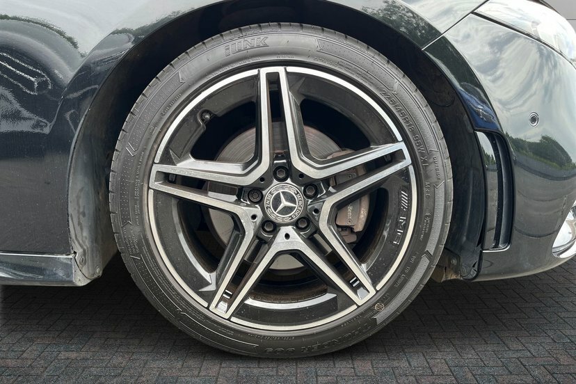 Mercedes-Benz A Class A200 Amg Line Executive Hatchback KN23YPG Black #4
