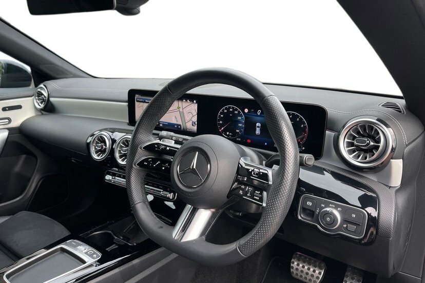 Mercedes-Benz CLA Class Cla200h Amg Line Premium Shooting Brake KO25RNJ Black #5