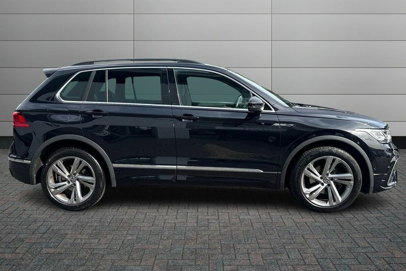 Volkswagen Tiguan 2.0 Tdi R-line Edition Suv Dsg 150 Ps DE23OSC Black #4