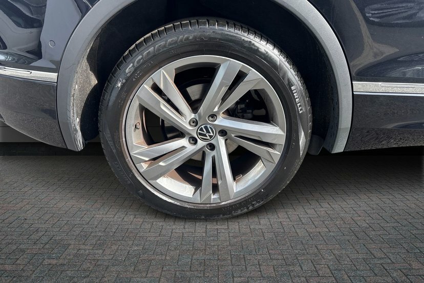 Volkswagen Tiguan 2.0 Tdi R-line Edition Suv Dsg 150 Ps DE23OSC Black #5
