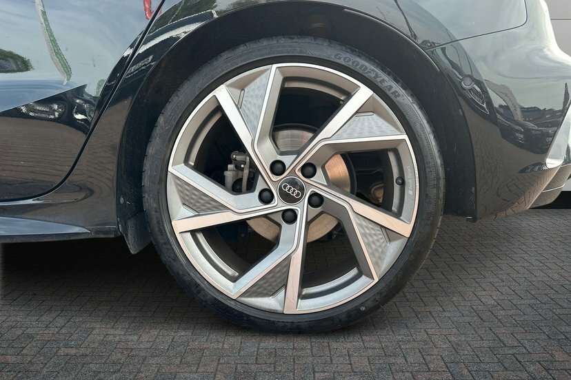 Audi A3 1.5 Tfsi 35 Black Edition Sportback S T KR25WNV Black #5