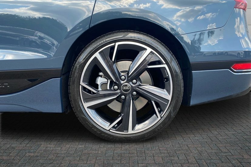 Audi A6 E-tron Avant 100Kwh Performance Black Edition Estate Electr Blue #5
