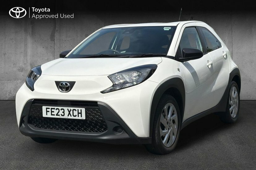 Toyota Aygo X 1.0 Vvt-i Pure Hatchback 72 Ps FE23XCH White #3