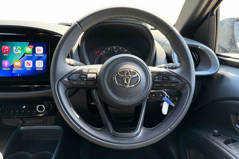 Toyota Aygo X 1.0 Vvt-i Edge Hatchback 72 Ps FG75CKX Black #6