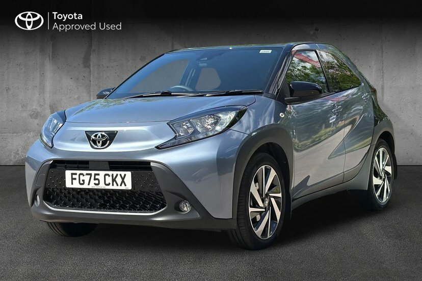 Toyota Aygo X 1.0 Vvt-i Edge Hatchback 72 Ps FG75CKX Black #3
