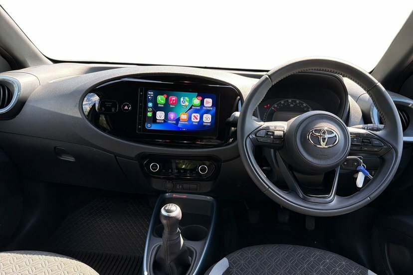Toyota Aygo X 1.0 Vvt-i Edge Hatchback 72 Ps FG75CKX Black #5