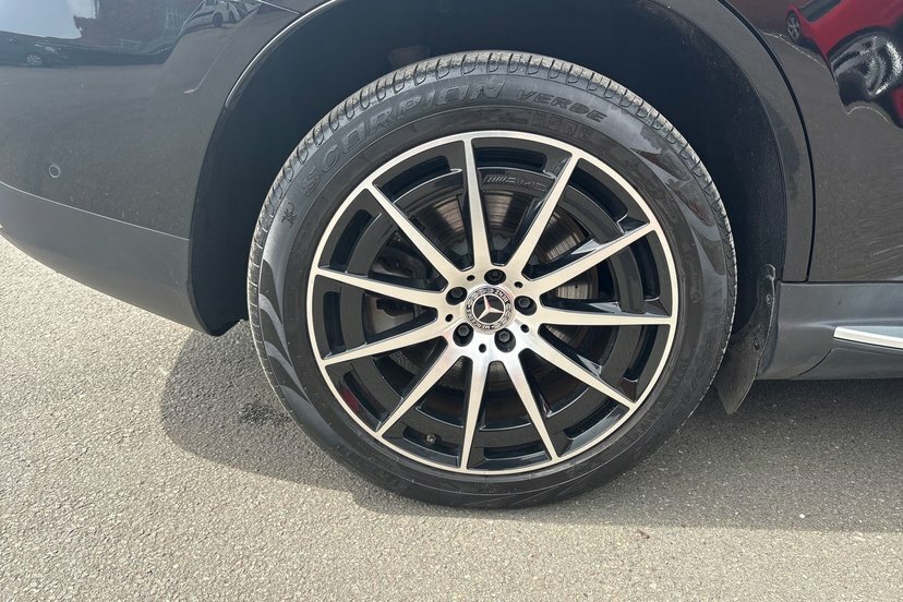 Mercedes-Benz EQC Eqc 400 80Kwh Amg Line Suv 4Mati KM70KZF Black #4