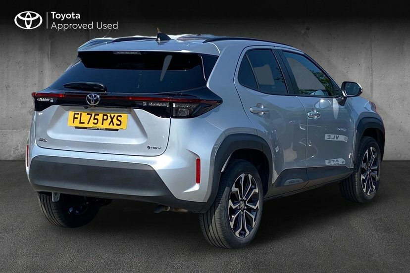 Toyota Yaris Cross 1.5 Vvt-h Design Suv Hybrid E-cvt 116 FL75PXS Silver #2