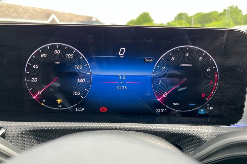 Mercedes-Benz CLA Class Cla200 Amg Line Executive Shooting Brake Pet White #6