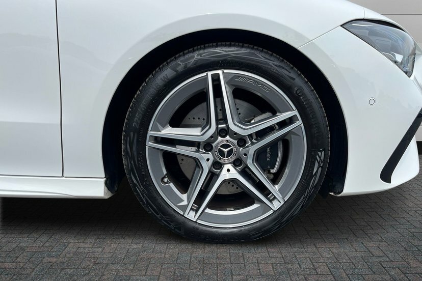 Mercedes-Benz CLA Class Cla200 Amg Line Executive Shooting Brake Pet White #4