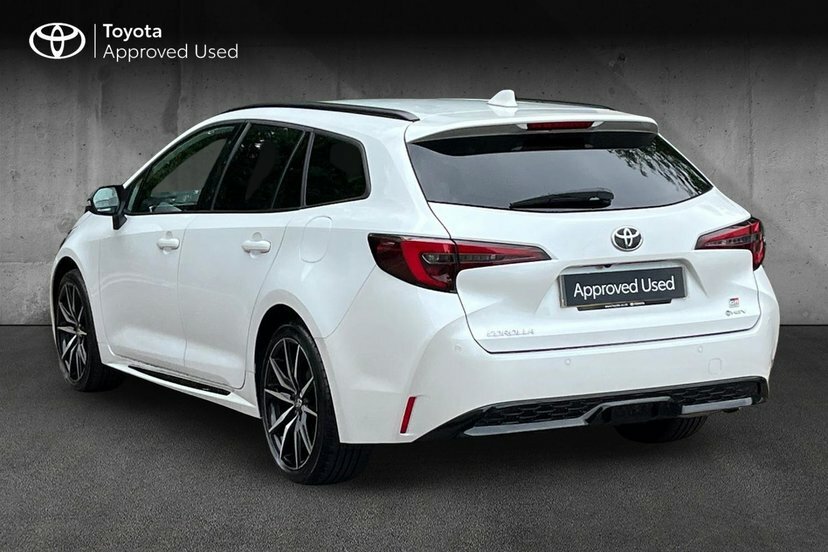 Toyota Corolla 2.0 Vvt-h Gr Sport Touring Sports Hybri White #3