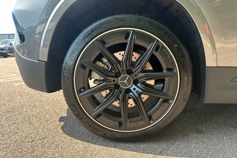 Mercedes-Benz GLA Class Gla35 Amg 4Matic Premium Plus Grey #4