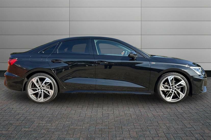 Audi A3 35 Tfsi Edition 1 S Tronic Comfortsound EK22GVZ Black #4
