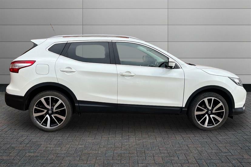 Nissan Qashqai 1.2 Dig-t Tekna Non-panoramic MF65XTN White #4