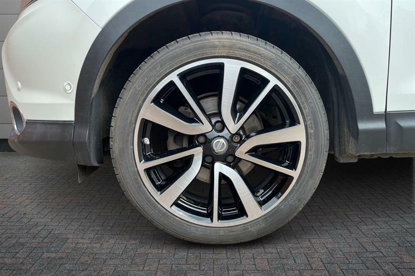 Nissan Qashqai 1.2 Dig-t Tekna Non-panoramic MF65XTN White #5