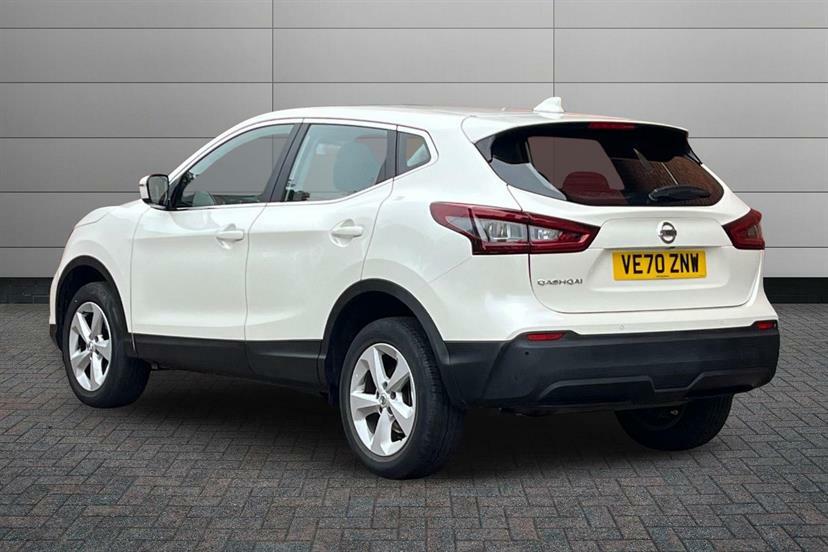 Nissan Qashqai 1.3 Dig-t Acenta Premium VE70ZNW White #3