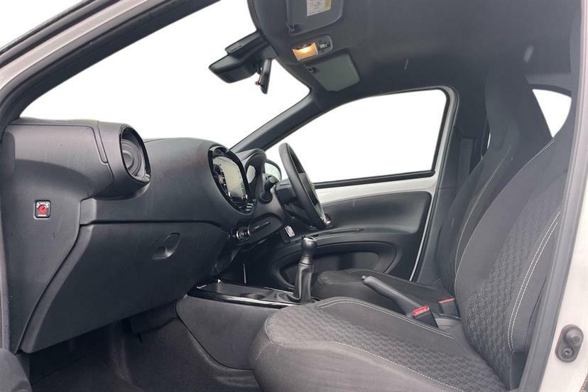 Toyota Aygo X 1.0 Vvt-i Edge DE73EXM Black #2