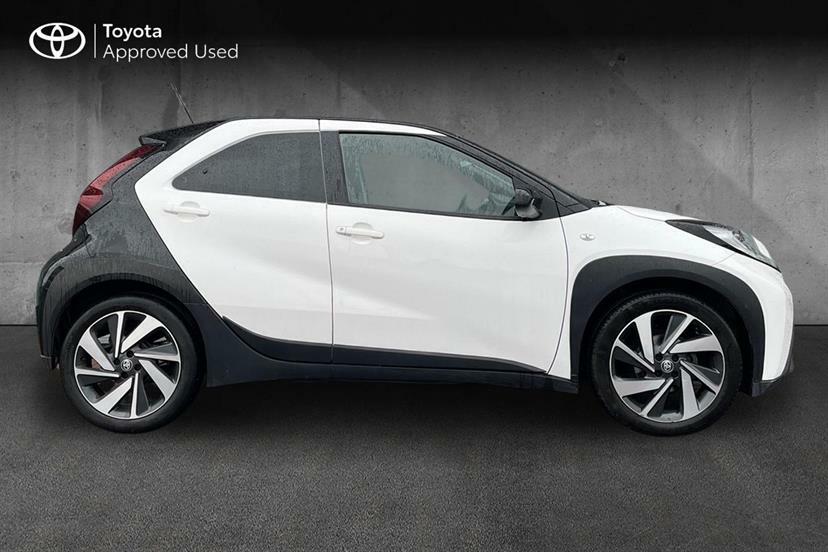 Toyota Aygo X 1.0 Vvt-i Edge DE73EXM Black #4
