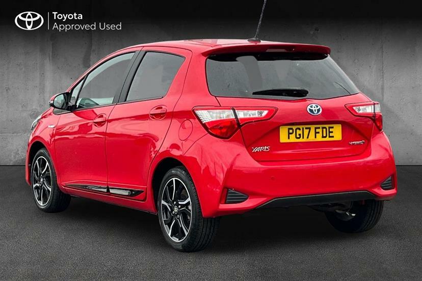 Toyota Yaris 1.5 Hybrid Design Cvt Red #3