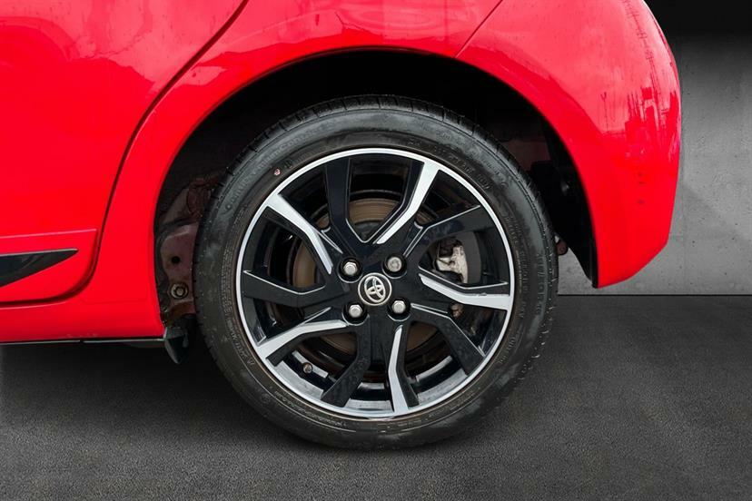 Toyota Yaris 1.5 Hybrid Design Cvt Red #5