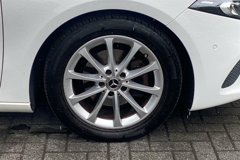 Mercedes-Benz A Class A180d Sport Executive RA68KNB White #4