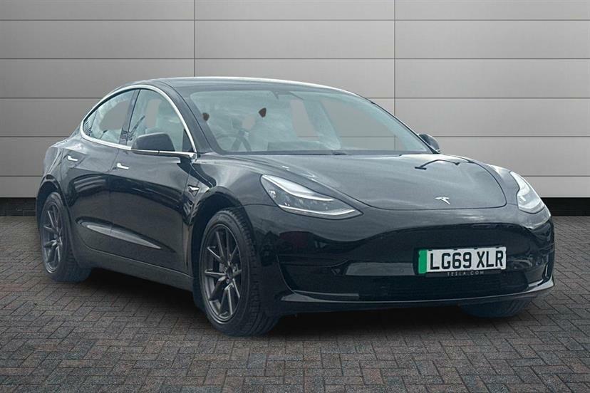 Tesla Model 3 Standard Plus Black