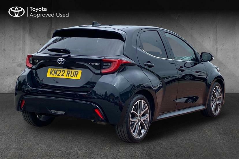 Toyota Yaris 1.5 Hybrid Excel Cvt KM22RUR Black #2