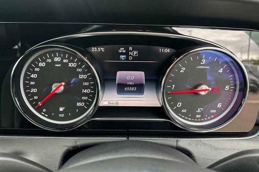 Mercedes-Benz E Class E220d Amg Line Premium 9G-tronic BD18CYX Black #6