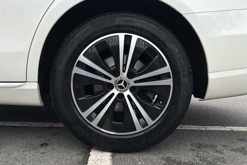 Mercedes-Benz E Class E220d Se Premium Plus 9G-tronic CY69SGZ White #4