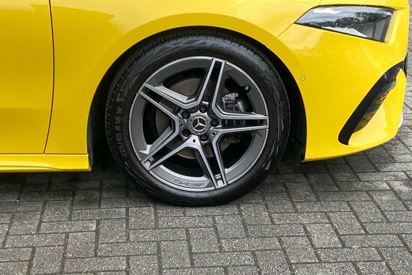 Mercedes-Benz A Class A180 Amg Line Executive DK23UBY Yellow #4