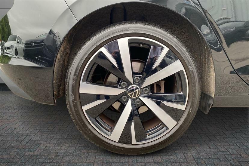Volkswagen Golf 1.5 Etsi 150 Match Dsg MD74OCL Black #5