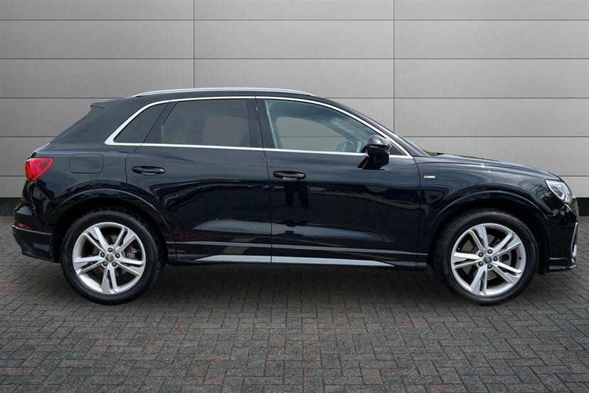 Audi Q3 40 Tfsi Quattro S Line S Tronic Black #4