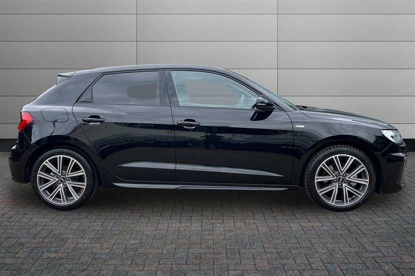 Audi A1 35 Tfsi S Line S Tronic LM75BBE Black #4