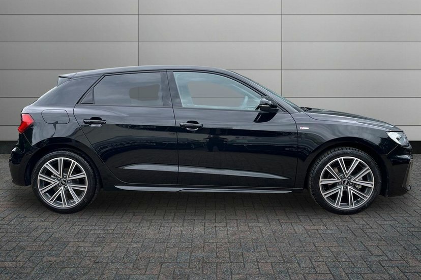 Audi A1 1.5 Tfsi 35 S Line Sportback S Tronic Black #4