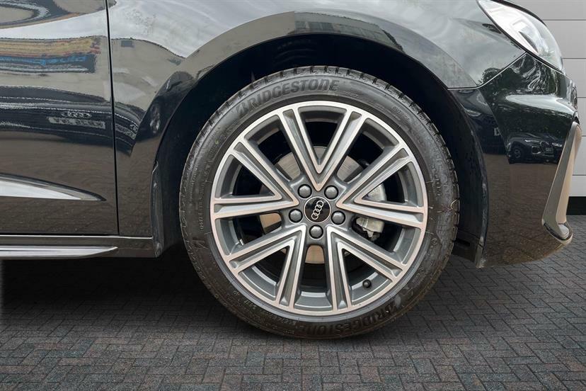 Audi A1 35 Tfsi S Line S Tronic LM75BBE Black #5