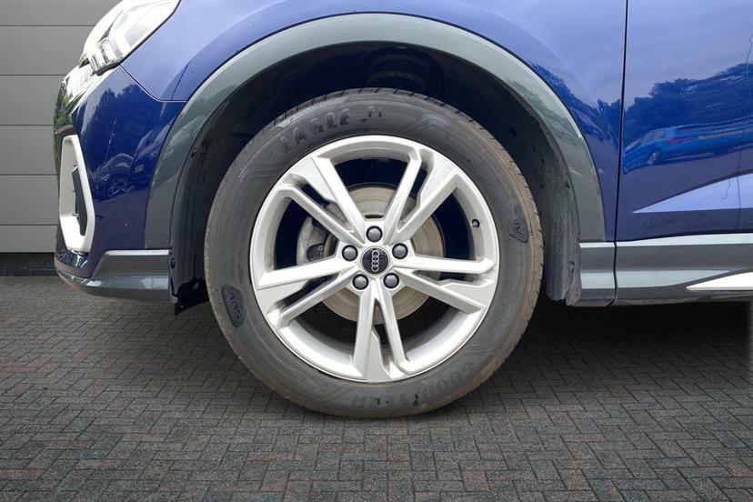 Audi Q3 35 Tfsi S Line WR23ZKZ Blue #5