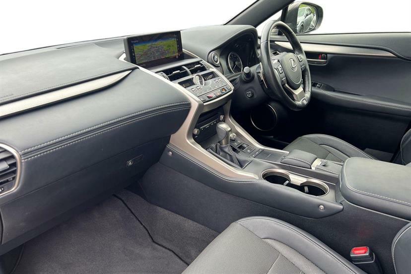 Lexus NX 300H 2.5 F-sport Cvt Premier Packpan Roof Black #2