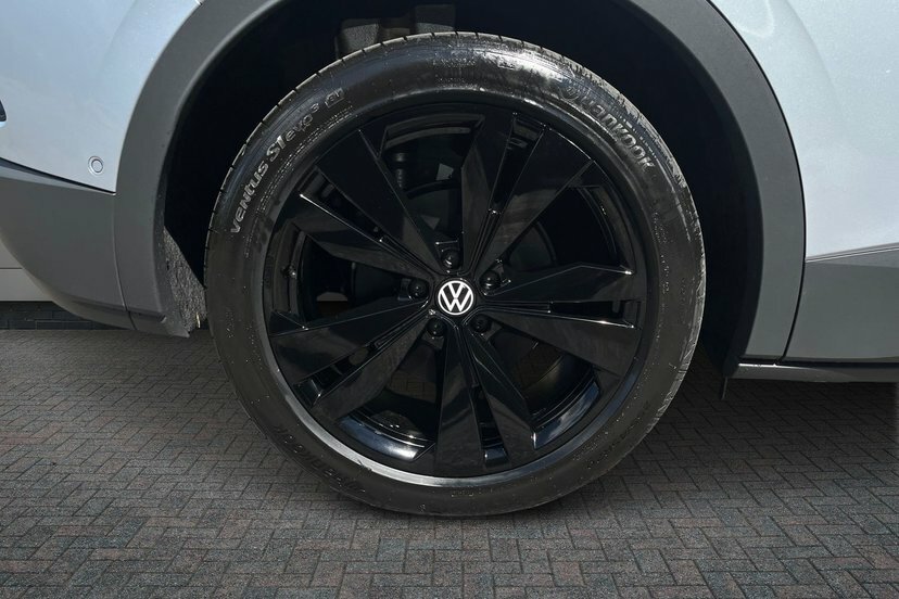 Volkswagen ID.4 Pro 77Kwh Black Edition Suv 286 GF26KOB Black #5
