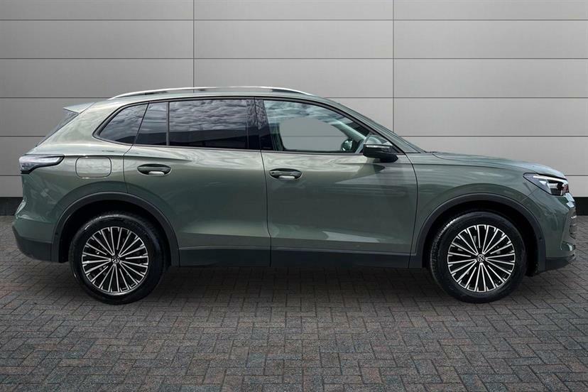 Volkswagen Tiguan 1.5 Etsi 150 Match Dsg GF75PPX Green #4