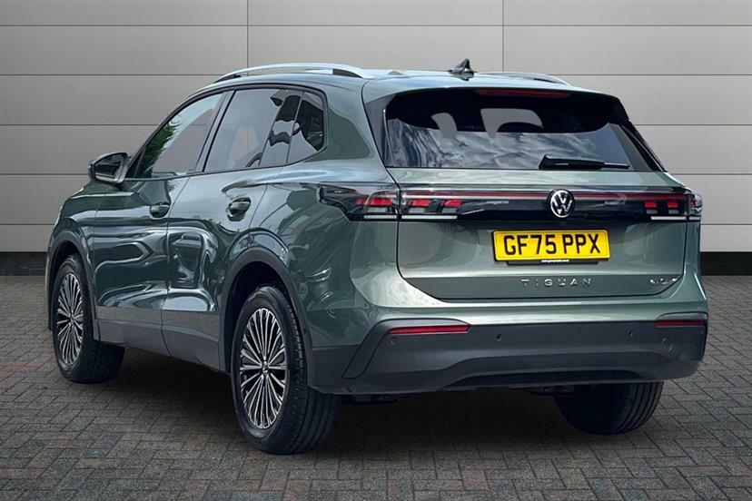 Volkswagen Tiguan 1.5 Etsi 150 Match Dsg GF75PPX Green #3