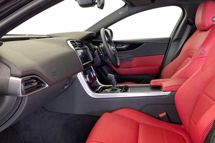 Jaguar XE 2.0 P300 Sport Awd Black #3