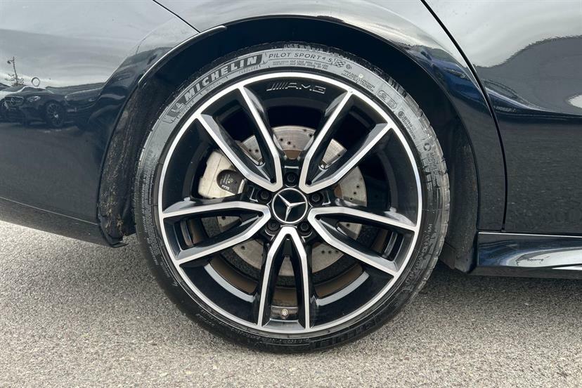 Mercedes-Benz CLA Class 35 Premium 4Matic Tip Black #4